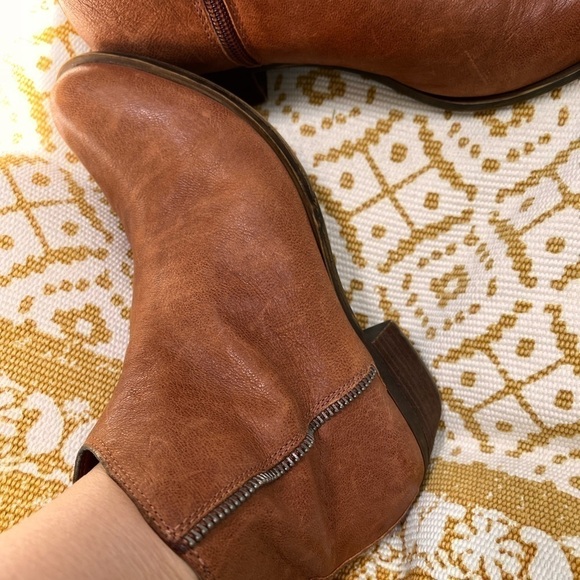Bcbgeneration LEATHER ZIPPER BOOTIES - Picture 3 of 12